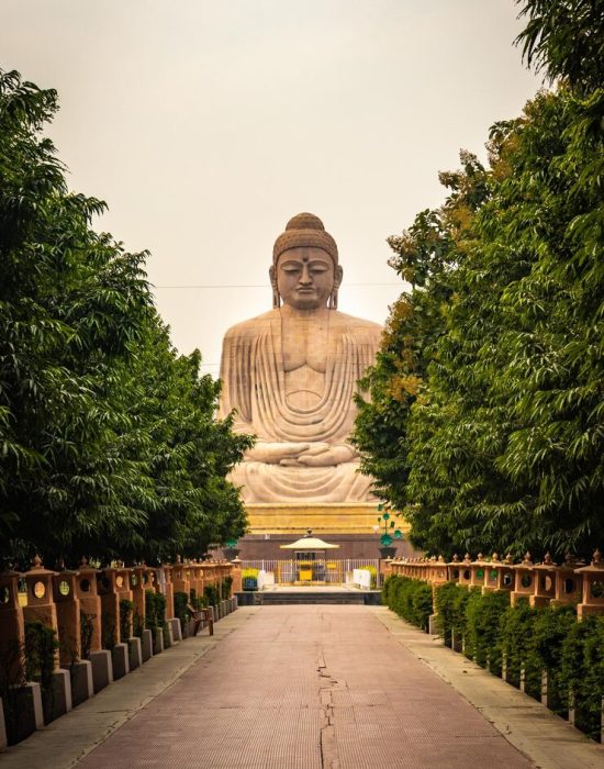 budhha-golden-statue-isolated-details_1048944-30485382