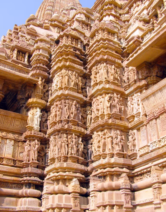 fragment-ancient-bas-relief-famous-erotic-temple-khajuraho-india_92397-343